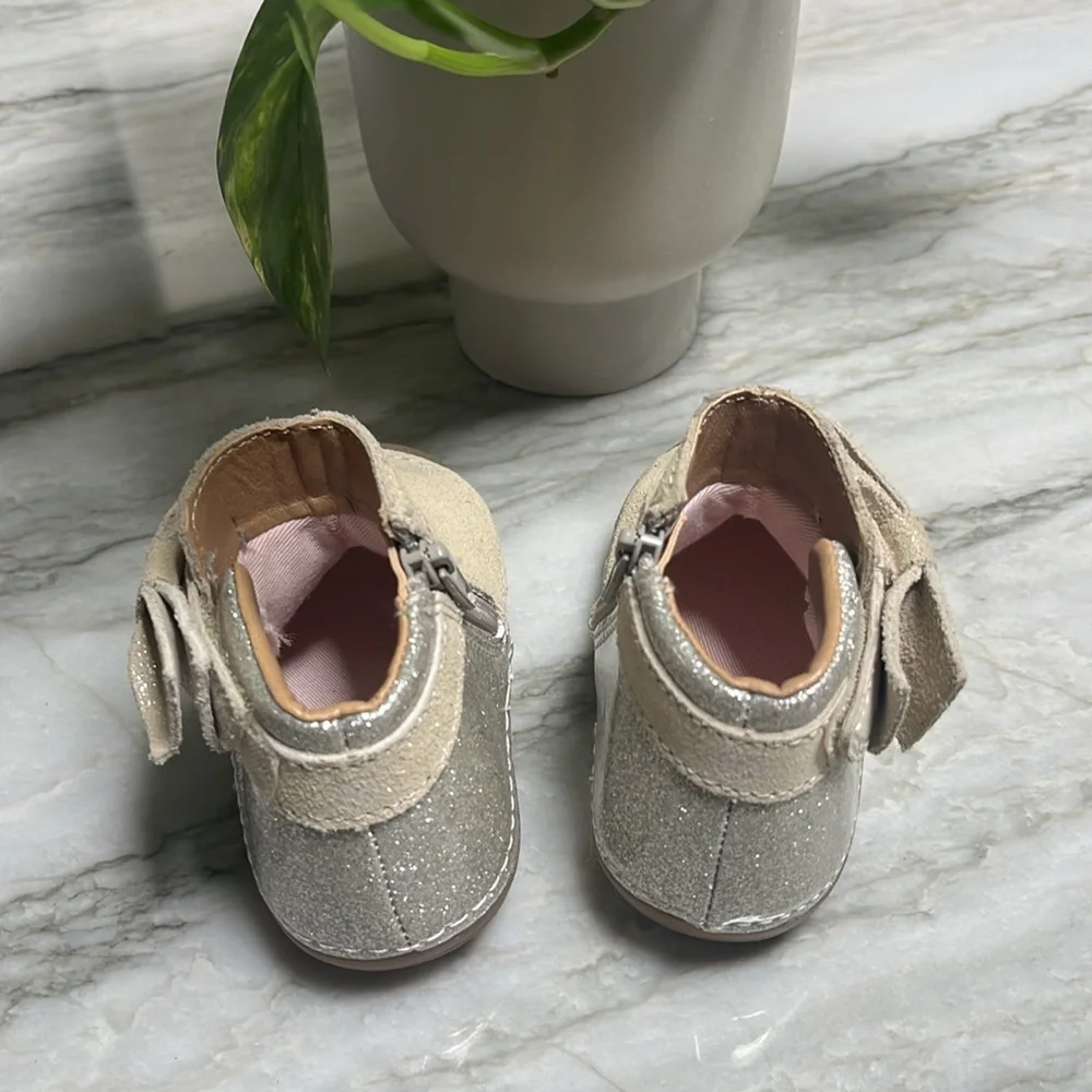 Stride rite toddler Glitter Bow beige Ankle boots